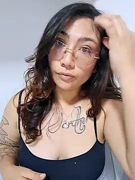 Snapshot of Mia_Ruiz chatting on November 12, 2025, 3:10 am Mia Ruiz online show from November 12, 2025, 3:10 am