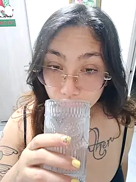 Snapshot of Mia_Ruiz chatting on November 27, 2025, 3:18 am Mia Ruiz online show from November 27, 2025, 3:18 am