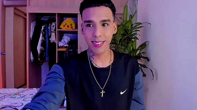 Snapshot of aldrinwhite chatting on November 15, 2025, 7:40 pm aldrinwhite online show from November 15, 2025, 7:40 pm