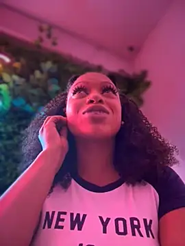 Snapshot of Melany_Williams chatting on November 13, 2025, 2:32 pm Melany Williams online show from November 13, 2025, 2:32 pm