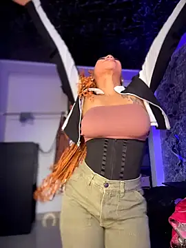 Snapshot of Melany_Williams chatting on November 28, 2025, 1:00 pm Melany Williams online show from November 28, 2025, 1:00 pm