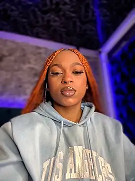 Snapshot of Melany_Williams chatting on November 26, 2025, 1:00 pm Melany Williams online show from November 26, 2025, 1:00 pm