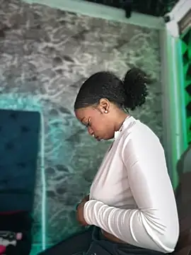 Snapshot of Melany_Williams chatting on November 12, 2025, 1:15 pm Melany Williams online show from November 12, 2025, 1:15 pm