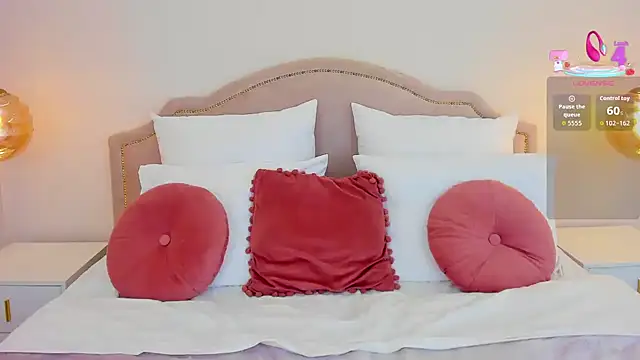 MissLoou online show from November 10, 2025, 6:18 am