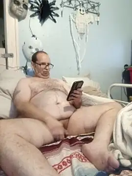 fastesttongue1680 online show from April 19, 2026, 2:51 pm