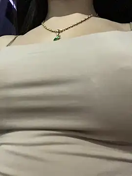 Snapshot of Emelie_Ch1 chatting on March 20, 2025, 2:29 am Emelie Ch1 online show from March 20, 2025, 2:29 am