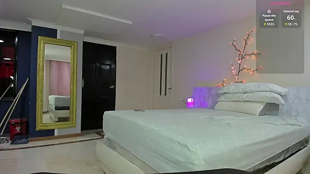 charolbruce 1 online show from October 28, 2025, 11:31 am