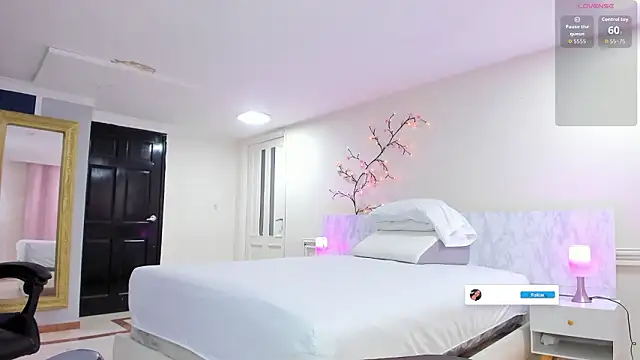 charolbruce 1 online show from March 30, 2026, 11:55 am