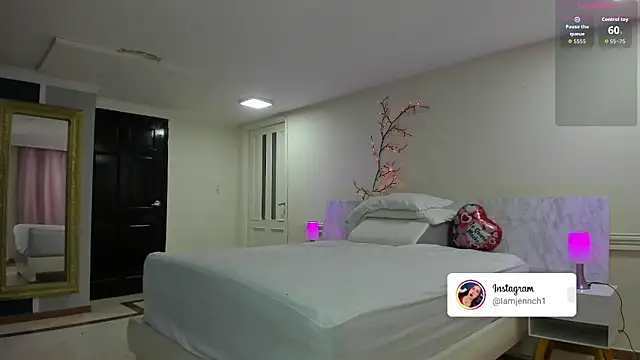 charolbruce 1 online show from February 23, 2026, 11:33 am