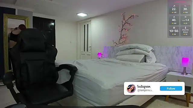 charolbruce 1 online show from March 7, 2026, 11:59 am