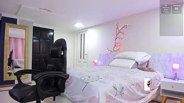 charolbruce 1 online show from February 3, 2026, 12:21 pm