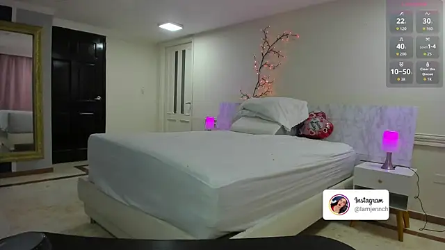 charolbruce 1 online show from February 17, 2026, 11:40 am