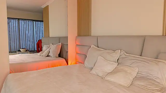 Zoe Benson online show from March 7, 2026, 11:59 am