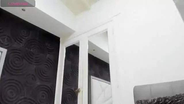 AbigailWilliams  online show from November 11, 2025, 11:05 am