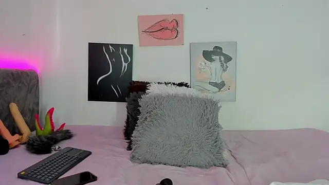 Snapshot of BarbieHotLaura chatting on November 29, 2025, 9:48 pm BarbieHotLaura online show from November 29, 2025, 9:48 pm