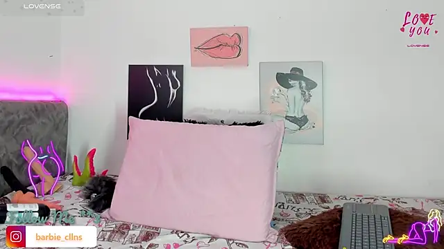 Snapshot of BarbieHotLaura chatting on November 22, 2025, 6:40 pm BarbieHotLaura online show from November 22, 2025, 6:40 pm