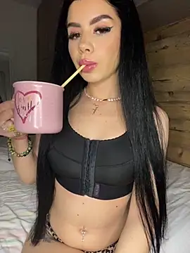 Snapshot of Ameliablack_1 chatting on November 26, 2025, 12:32 am Ameliablack 1 online show from November 26, 2025, 12:32 am