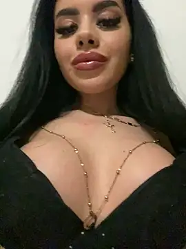 Snapshot of Ameliablack_1 chatting on February 10, 2025, 9:04 pm Ameliablack 1 online show from February 10, 2025, 9:04 pm