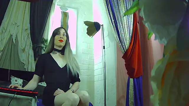 Snapshot of Mary_Loon chatting on September 20, 2025, 5:51 pm Mary Loon online show from September 20, 2025, 5:51 pm