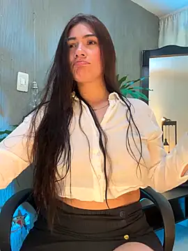 Snapshot of emmily_d chatting on December 5, 2025, 5:55 pm emmily d online show from December 5, 2025, 5:55 pm