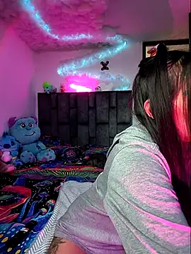 Nicole420squirt online show from September 22, 2025, 5:08 pm