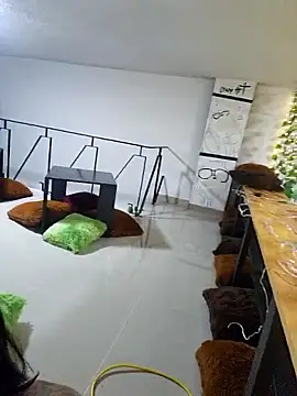 LorenRosse online show from December 21, 2025, 12:02 am