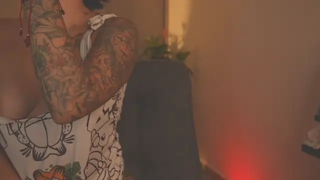 LorenRosse online show from November 25, 2025, 12:22 am