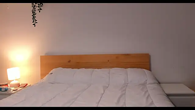 LorenRosse online show from March 11, 2026, 11:32 pm