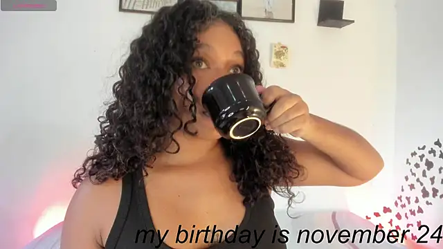 sara sophieee online show from November 9, 2025, 7:07 pm