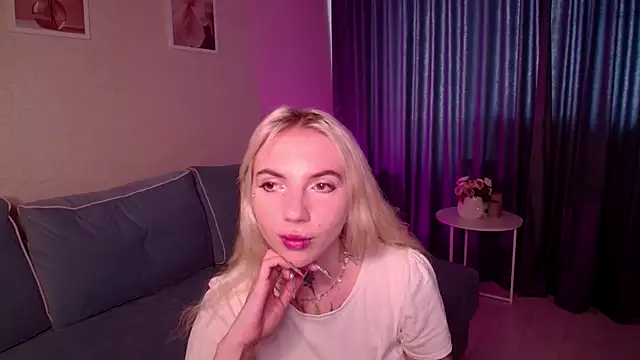 AnneTenet online show from September 19, 2025, 9:24 am