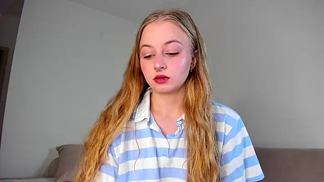 Snapshot of MiaMews chatting on November 11, 2025, 12:22 pm MiaMews online show from November 11, 2025, 12:22 pm