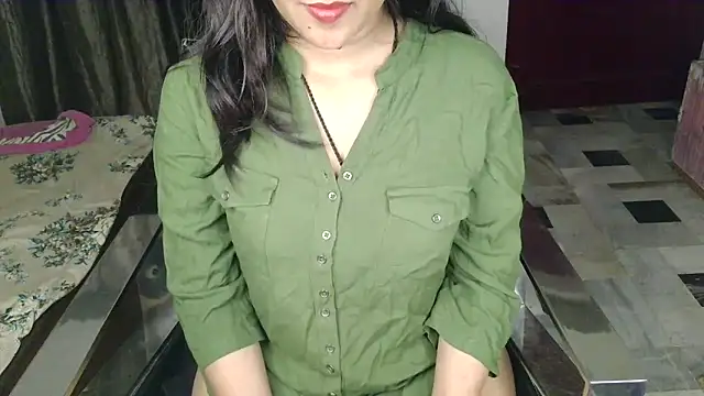 Snapshot of aarushi_sharmaa chatting on November 21, 2025, 4:39 pm aarushi sharmaa online show from November 21, 2025, 4:39 pm