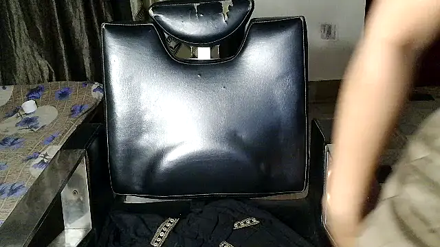 aarushi sharmaa online show from December 21, 2025, 1:52 am