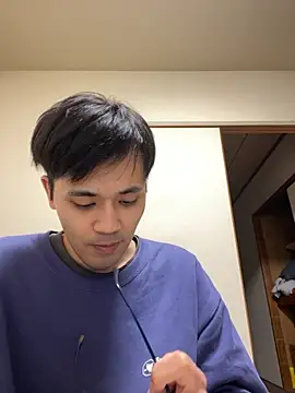 ryusei18570 online show from December 4, 2025, 1:10 pm