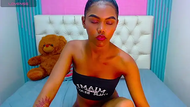 Snapshot of Melody_Stan chatting on December 15, 2024, 3:53 pm Melody Stan online show from December 15, 2024, 3:53 pm