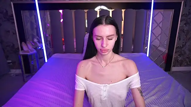 Snow WhiteeeX online show from March 2, 2026, 7:15 am