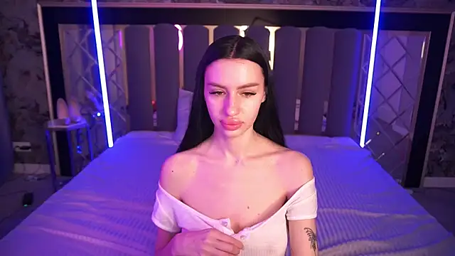 Snow WhiteeeX online show from March 8, 2026, 6:49 am