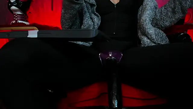 Snapshot of IvanaFetish chatting on February 26, 2025, 9:33 am IvanaFetish online show from February 26, 2025, 9:33 am