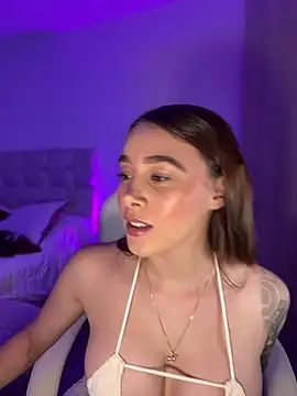 Snapshot of Lanataylor- chatting on February 21, 2025, 9:43 pm Lanataylor- online show from February 21, 2025, 9:43 pm