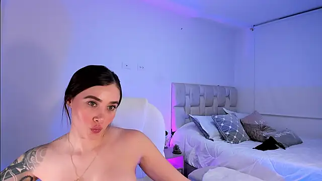 Snapshot of Lanataylor- chatting on March 12, 2025, 12:09 am Lanataylor- online show from March 12, 2025, 12:09 am