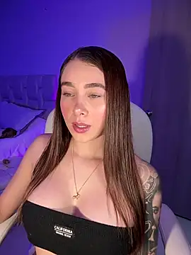 Snapshot of Lanataylor- chatting on February 19, 2025, 10:42 pm Lanataylor- online show from February 19, 2025, 10:42 pm