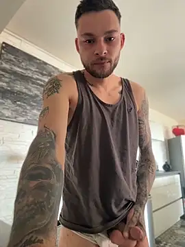hottwoboys online show from May 2, 2026, 9:03 am