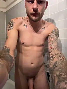 hottwoboys online show from June 18, 2026, 6:35 pm