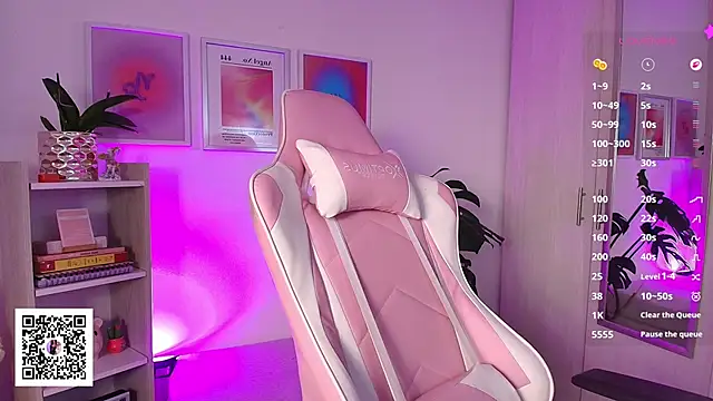 Snapshot of Liujunne2 chatting on November 18, 2025, 10:13 pm Liujunne2 online show from November 18, 2025, 10:13 pm