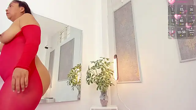 Snapshot of lannarusso_ chatting on December 2, 2025, 11:45 am lannarusso online show from December 2, 2025, 11:45 am