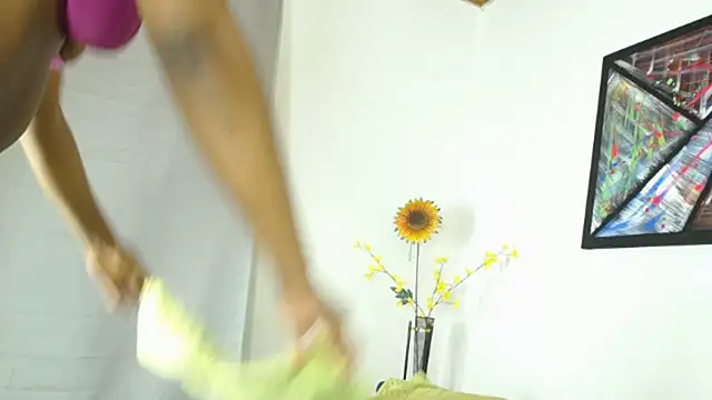 Madison  12 online show from December 11, 2024, 3:13 am