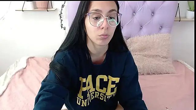 Freyja 01 online show from October 1, 2025, 9:18 pm