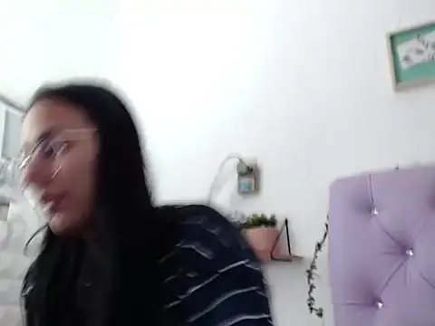 Freyja 01 online show from October 5, 2025, 3:25 pm