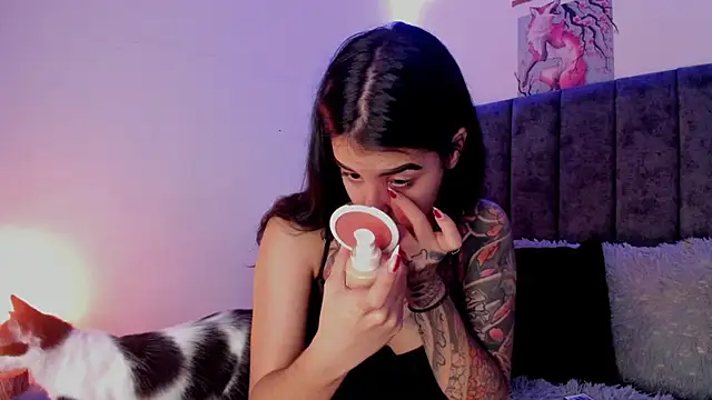 Snapshot of Alice_woodville chatting on March 17, 2025, 5:16 pm Alice woodville online show from March 17, 2025, 5:16 pm