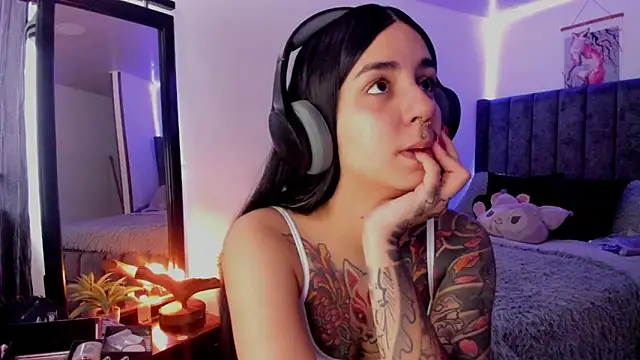 Snapshot of Alice_woodville chatting on March 21, 2025, 4:51 pm Alice woodville online show from March 21, 2025, 4:51 pm